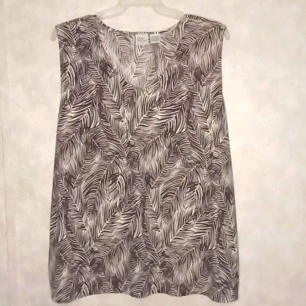 Womens Plus Size Sleeveless palm leaf shirt, brown and tan